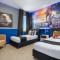 Lakefront Modern 10BR Home - Pool Hot Tub BBQ - 基西米