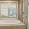 The Pool Resort Kingscliff - One Bed Spa Suite 2218