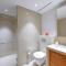Spectacular 3 & Half BR in Downtown ,Burj Khalifa View - Dubaj