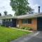 3 bedrooms 2 bathrooms, free Driveway parking, 2 min to Ohio state Univrrsity, AC, free wi-fi, washer and dryer, ExpoCenter, Bus stop, University shuttle, Riverside Methodist Hospital - Columbus