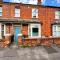 CECIL HOUSE - Stylish 2-bed, Sleeps 5 Guests, Free parking for 2 Cars, Close to Cathedral, Bars & Restaurants
