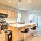 New Family Home with Patio & Yard! - 斯托克顿 New Family Home with Patio & Yard! - 斯托克顿