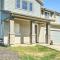 New Family Home with Patio & Yard! - 斯托克顿 New Family Home with Patio & Yard! - 斯托克顿
