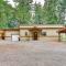 Game Room, Hot Tub and Mtn View Bonney Lake Retreat