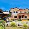 Chateau La Princesa with cozy garden & bar