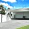 Reflections Broadbeach- Heated Pool! Complete Waterfront Entertainer with Huge Deck, Pool Table and Pontoon
