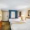 Super 8 by Wyndham Eagle Pass