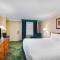 Super 8 by Wyndham Eagle Pass