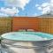 Tank Pool, Putting Green & 1 Mile To The Beach! - Lantana