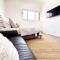 Coastlight - Modern Beachside Studio in Woonona
