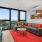 Gorgeous City Views 71st Floor 3BR Apartment with Pool and Gym - Melbourne