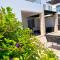 3 Bedroom Seaview Villa direct in Coral Bay with Pool