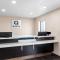 Quality Inn & Suites Port Lavaca near Lighthouse Beach - Port Lavaca