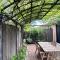 Stunning Flat Burnside Location