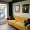 Tiny Floating Home with Marina Views - Brighton & Hove