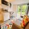 -R2- Newly Renovated Private Room with own Kitchenette in a shared house in Birmingham B29 - Birmingham