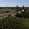 Hisa Vukan - Eco House in middle of vineyard with Sauna!