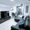 Modern Lux Home 3BR 2BA with Heated Pool - Fort Lauderdale