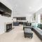 New Riverfront Luxury with acreage and great views - Тилламук