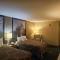 Super 8 by Wyndham Ava - Ava