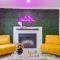 Vibrant Riverfront 2BD with a Pool - ناشفيل