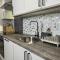 Central City Two-Bedroom - 史云顿