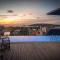 Sky Suites 2BR 2 Baths with Parking - Kampong Sembulan