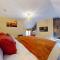4 Bed Apartment- With Cosy Pub - Food/Drink 10%off