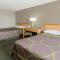 Super 8 by Wyndham St. Charles