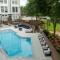 Spacious 2BD with Private Balcony and Free Parking - Charlotte