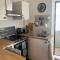 The Beehive - Self Contained Studio by The Sea