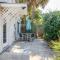 Quaint Home 2BR 1 BA Shared Pool - Tybee Island