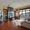 Expansive Luxury Condo - Downtown - Resort 10-Min - ستيمبوت سبرينغز