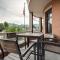Expansive Luxury Condo - Downtown - Resort 10-Min - ستيمبوت سبرينغز