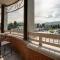 Expansive Luxury Condo - Downtown - Resort 10-Min - ستيمبوت سبرينغز