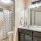Chandler Retreat with Heated Pool and Fire Pit - 钱德勒