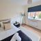 Stylish Spacious 4 Bed Townhouse near station with Parking & High Speed WiFi - Rugby