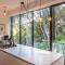 Tree Hut Hideaway, Oneroa, Waiheke - Oneroa