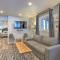 Modern Anchorage Getaway, Steps from Coastal Trail - 安克雷奇