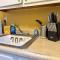 8 Large Apartments with 12 Bedrooms and Parking and WIFI - بيتسبرغ