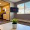 8 Large Apartments with 12 Bedrooms and Parking and WIFI - بيتسبرغ