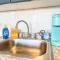 2 Stylish Apartments with 8 Beds and Parking plus WIFI - بيتسبرغ