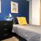 Sleeps 21 8 BR with 16 Beds and Large Driveway plus WIFI - انديانابوليس