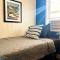 Sleeps 21 8 BR with 16 Beds and Large Driveway plus WIFI - انديانابوليس