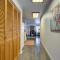Waterfront Apt, Walk to Town and Coastal Trail!