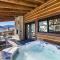 Slice of Heaven just steps from Lake Estes! Indoor Outdoor Fireplace and Jacuzzi