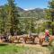Relax in Luxury - Two Large Patios, Jacuzzi, Indoor Outdoor Fireplace