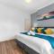 HILLTOP PLACE SUITES 5 beds for CONTRACTORS and FAMILIES near MEADOWHALL with FREE PRIVATE PARKING