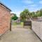 HILLTOP PLACE SUITES 5 beds for CONTRACTORS and FAMILIES near MEADOWHALL with FREE PRIVATE PARKING