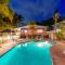 Heron Lagoon, dock, pool, the Tortuga at Siesta Key Bungalows - سيستا كي